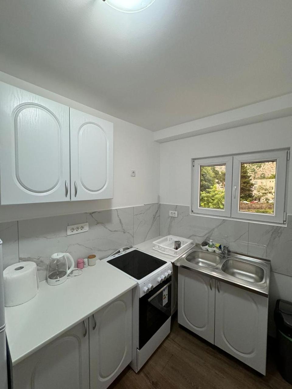 Apartmani Dada Котор Екстериор снимка